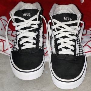 Vans hight top shoes